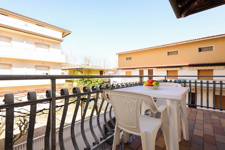 Balcony 3, Comfy Flat Just 350 mt From the Beach, Udine