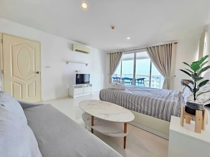 Room 2, Modern 2-Bedroom Condo with Ocean and Pool Views in Cha-am, Cha-Am