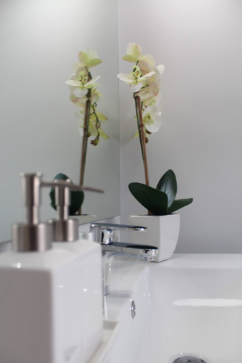 Bathroom 4, Ellipse 2 Bedroom Apartment, City of Johannesburg