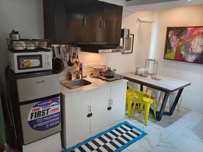 Others 2, L1 Twin Bed Staycation in Bonifacio Global City, Taguig