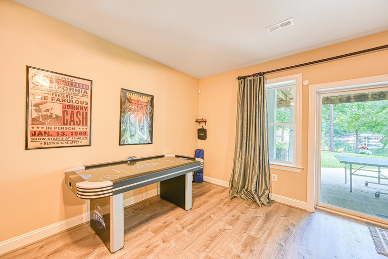 Game room 4, Lakefront Home With Private Beach, Dock, Deck, Kayaks, Game Room, & Fireplace, Louisa