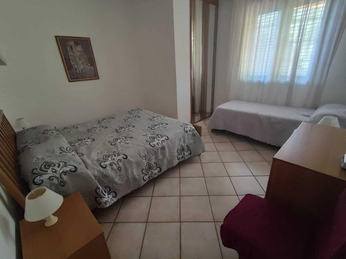Others 3, Villa Valeria Floridia, Syracuse