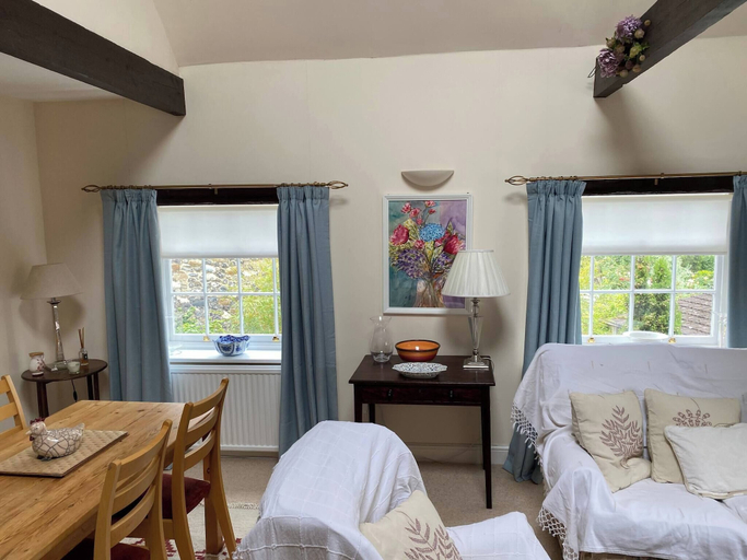 Living area 5, Kent Apartment 2 bed in Sandwich, With Free Parking, Kent