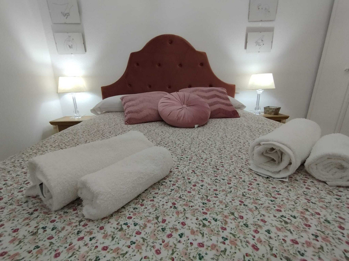 Room 4, Coquetty Housing In Santander Bay, Cantabria
