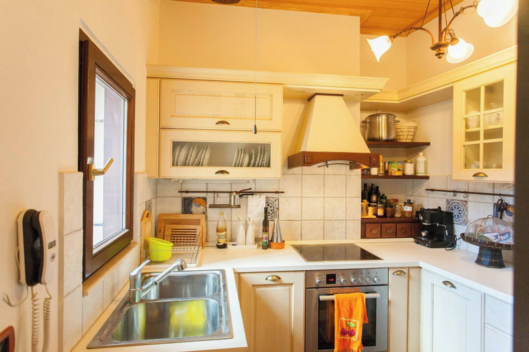 Interior 2, Luxurious Venetian 3 Floor House in the old Port, Crete