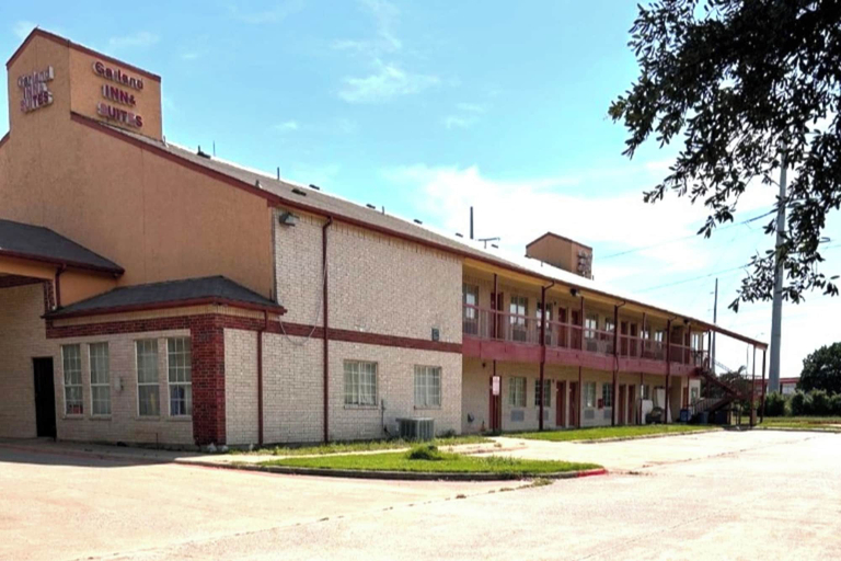Parking 5, Garland Inn & Suites near Dallas TX, Dallas