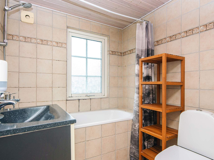Bathroom 5, 6 person holiday park home in Rømø, Tønder