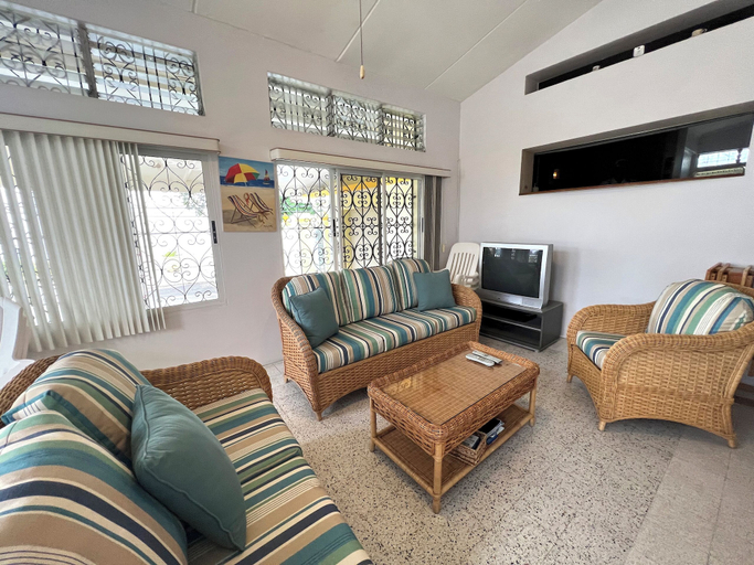Others 2, Seagaze Beach House - by ZenBreak