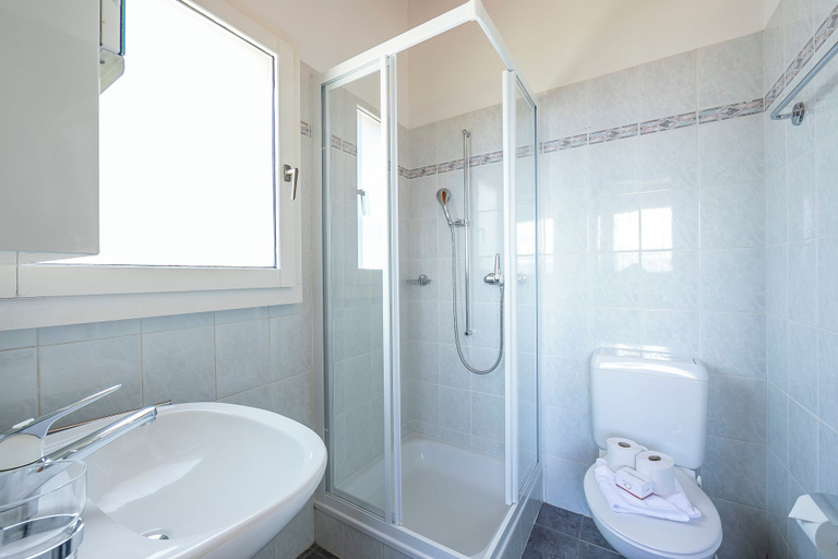 Bathroom, Petit Cadeau With Terrace and Private Garden, Lugano