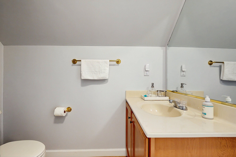 Bathroom 5, Peaceful Lakeside Retreat With hot Tub, Private Pool, Dock & Paddle Boards, Orange