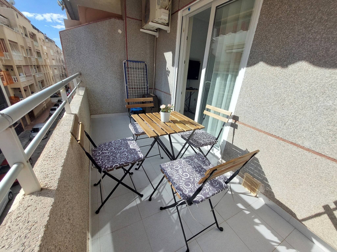 Balcony 3, 2-bedroom Apartment-close to Beaches and Center, Alicante