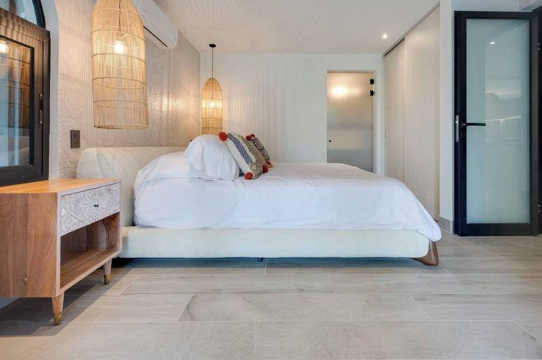 Room 4, Flamingo Marina Private Beachfront Escape, Santa Cruz