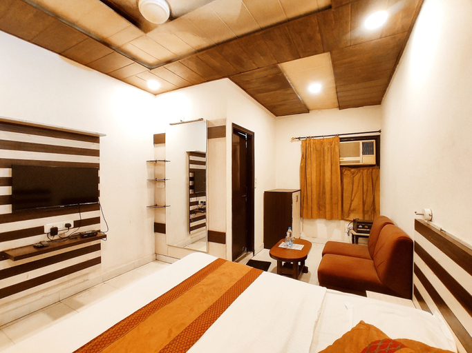 Room 2, THE SURYA PRIME Near AC Market, Ludhiana