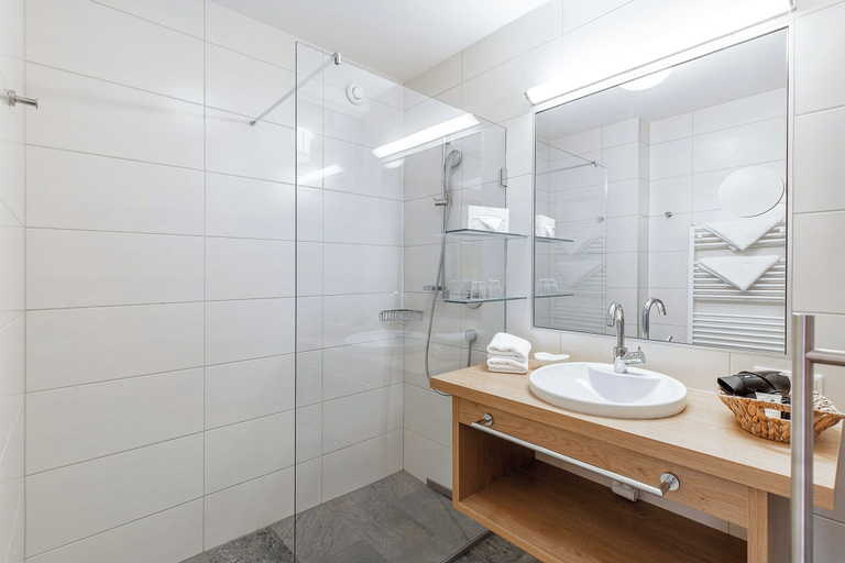 Others 4, Hotel Falknerhof, Imst