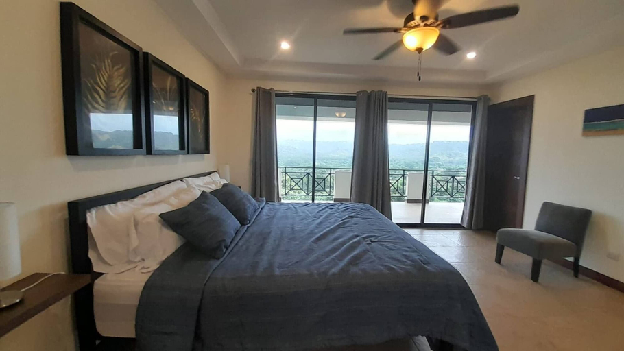 Room 3, Ocean View Modern Romantic House Pacifi with Pool, Carrillo