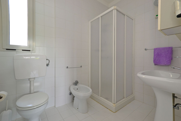 Bathroom 3, Ideal Getaway Flat With Solarium and Pool, Udine