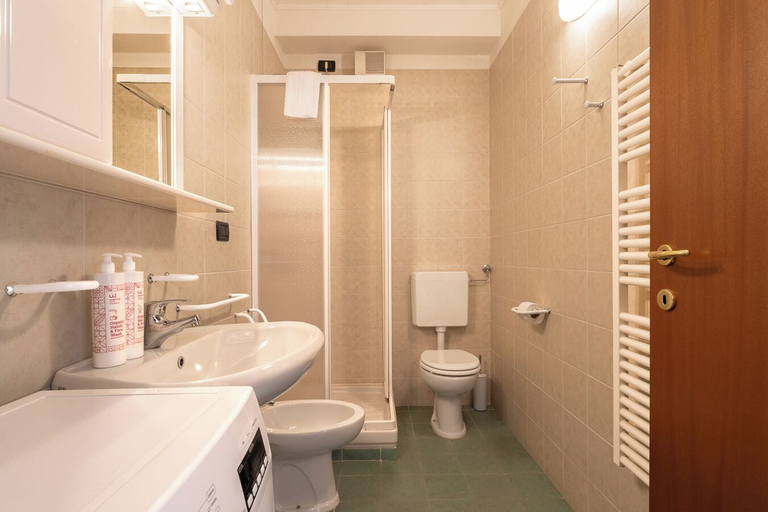 Bathroom 4, Residence Le Magnolie 51 by Wonderful Italy, Brescia