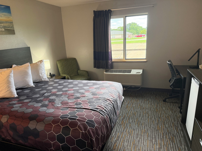 Bedroom 3, Country Haven Inn, Coffey