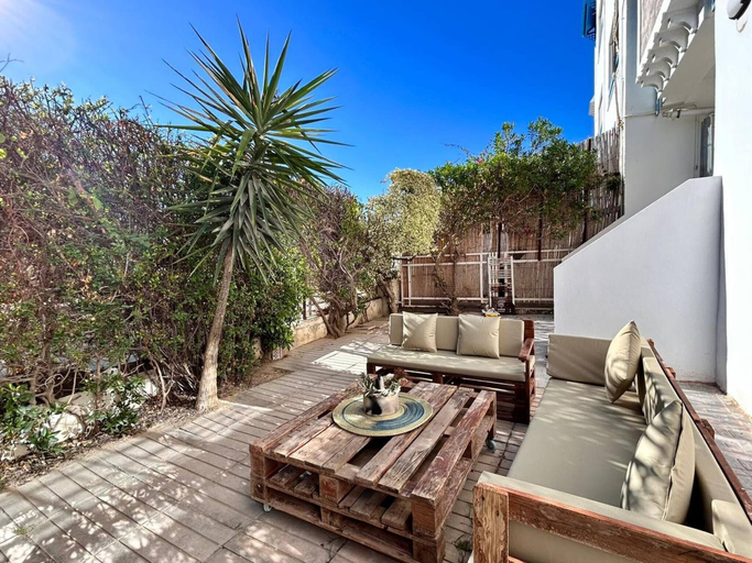 Terrace/patio 3, Sunny Blue Apartment in la Marsa, La Marsa