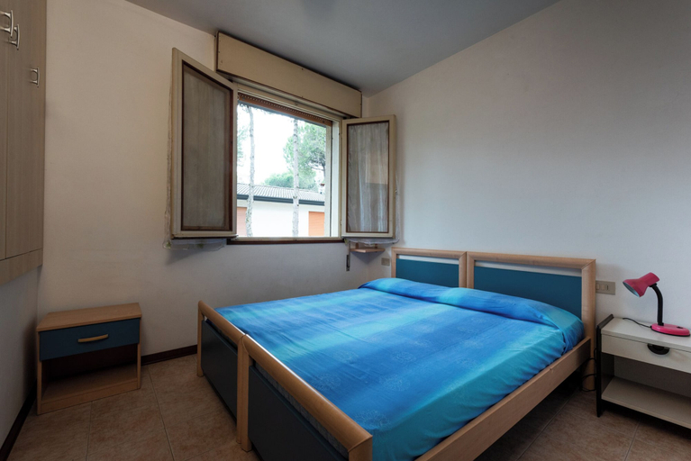 Room 4, Luminous Flat in Bibione With Garden, Venezia