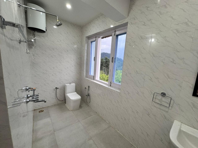 Bathroom 2, Seraahi Hills Resort, Doda