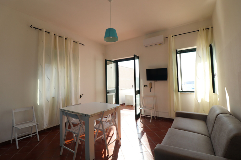 Living area 3, Holiday House "giulia" Otranto Sea Front, Lecce