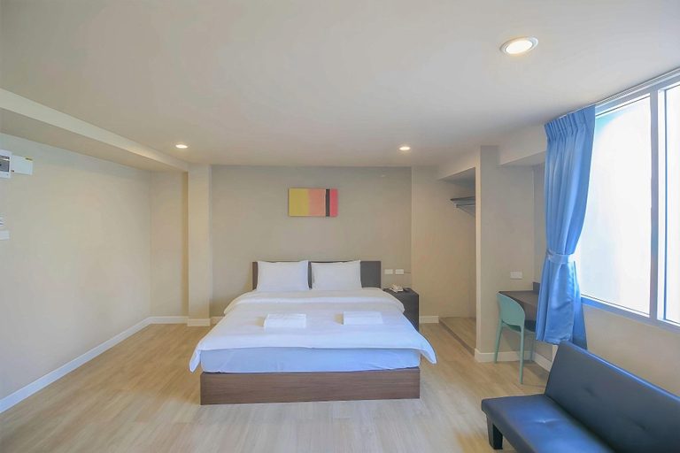 Bedroom 3, The Sea Bangsaen Hotel, Muang Chon Buri