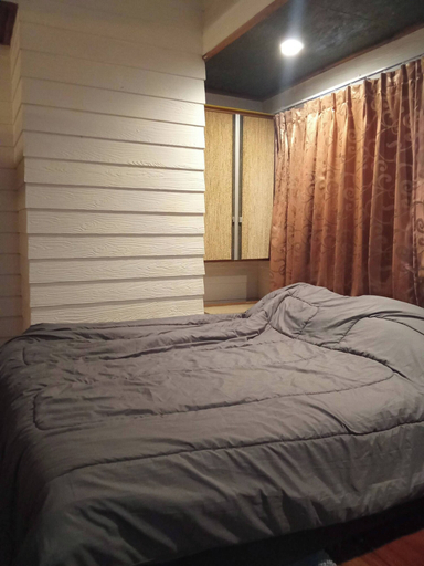 Room 4, Spacious City-View Apartment with Modern Amenities in Krung Thep, Phra Khanong