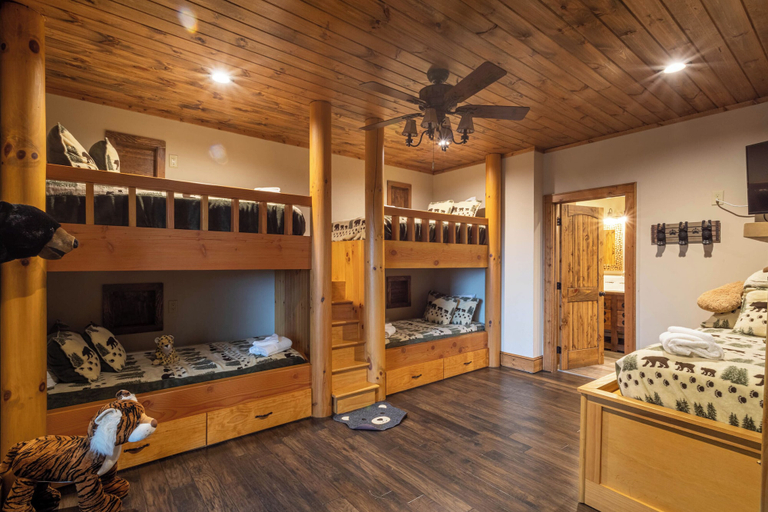 Interior 5, Eagles Landing at Eagles Nest, Avery