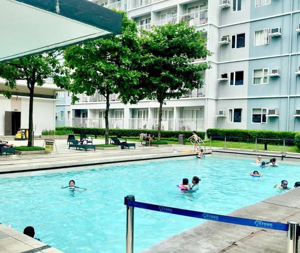 Pool 2, Aesthetic Cozy Stay With Ps4, Netflix & Coffee Nook - Elena Suites Staycation, Kalookan City