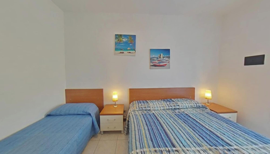 Room 5, Functional Flat in a Central Area, Udine