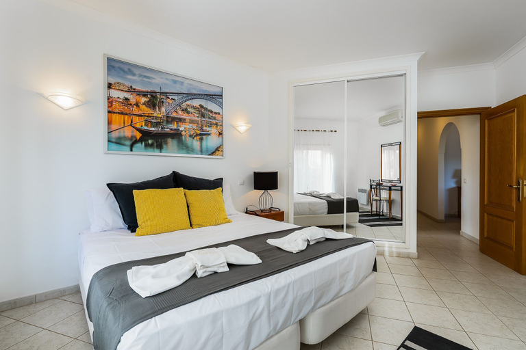 Room 2, Meia Praia Beach Golf Perfect for Families Ent, Lagos