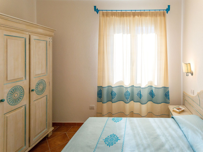 Room 4, Comfortable Accommodation in Orosei, Nuoro