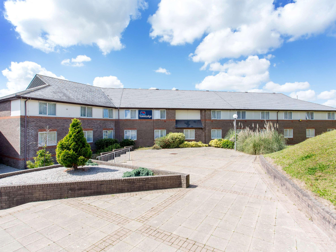 Exterior & Views 4, Travelodge Saltash, Cornwall