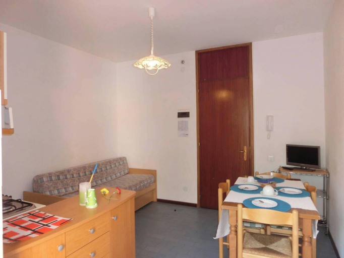 Dining room 4, Relaxing Apartment 150 m From the sea - Beahost, Venezia