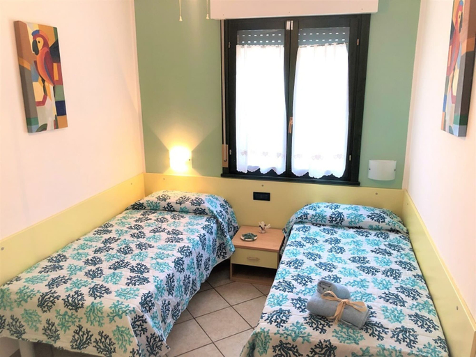 Bedroom 3, Enjoy the sun From a Private Garden!, Venezia