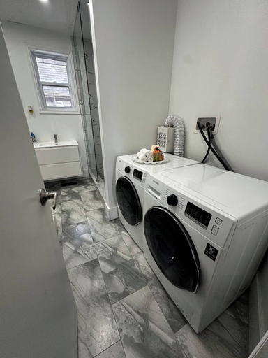 Interior 4, Cozy Modern 3BR With Free Parking Fast Wifi, York