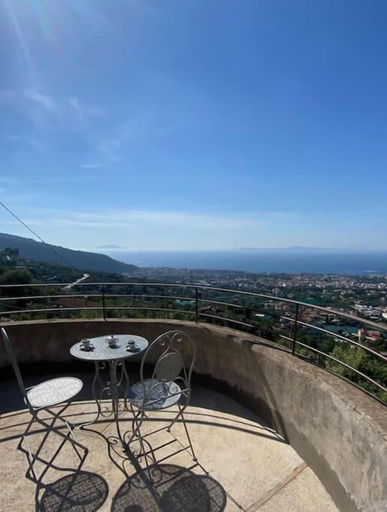 Outdoor dining, Charming Location Between Positano and Sorrento, Napoli