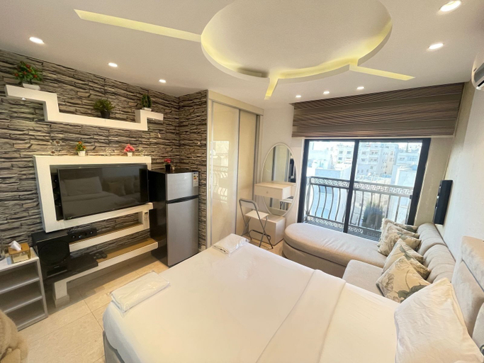 Room 3, Central Tiny Studio for Rent 409, Salt