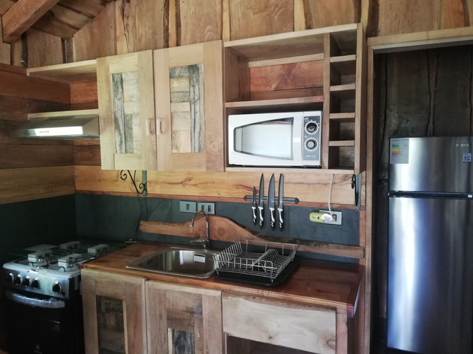 Others 4, Wonderful Rustic Cabin 2, With Native Logs, on the Banks of the Trancura River, Cautín