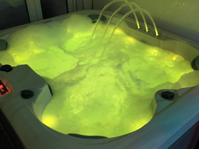 Bathroom 5, Relaxing Getaway With Hot Tub & Sauna Sleeps 6, East Sussex