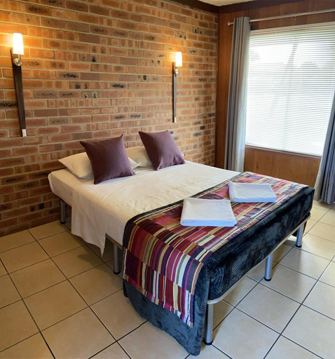 Room 2, Proserpine Motor Lodge, Whitsunday