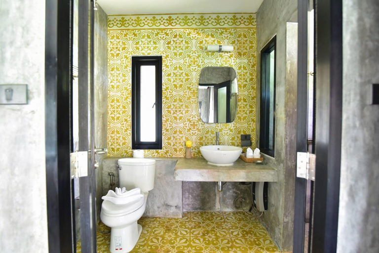Bathroom 4, Mook Lamai Resort and Spa, Kantrang