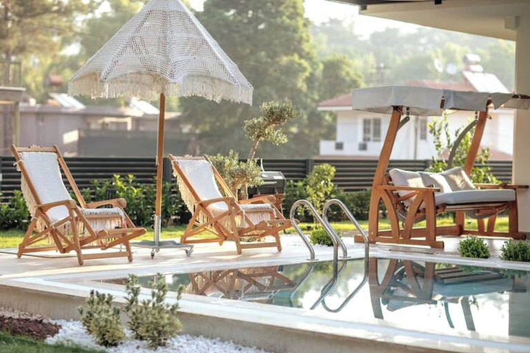 Pool 3, Spacious 4BR Villa Perfect for Families & Friends, Marmaris