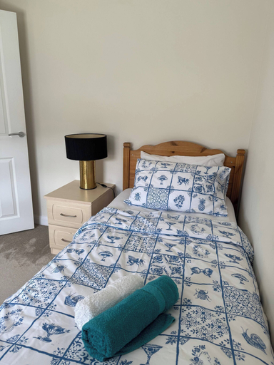 Room 2, Comfortable 5 - Guest Abode - In Quiet Village, Lincolnshire