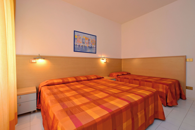 Room 4, Bright Getaway Flat With Pool, Udine