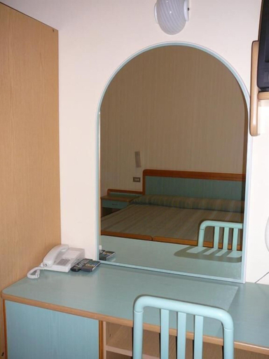 Bedroom 4, Hotel de la Plage, Rimini