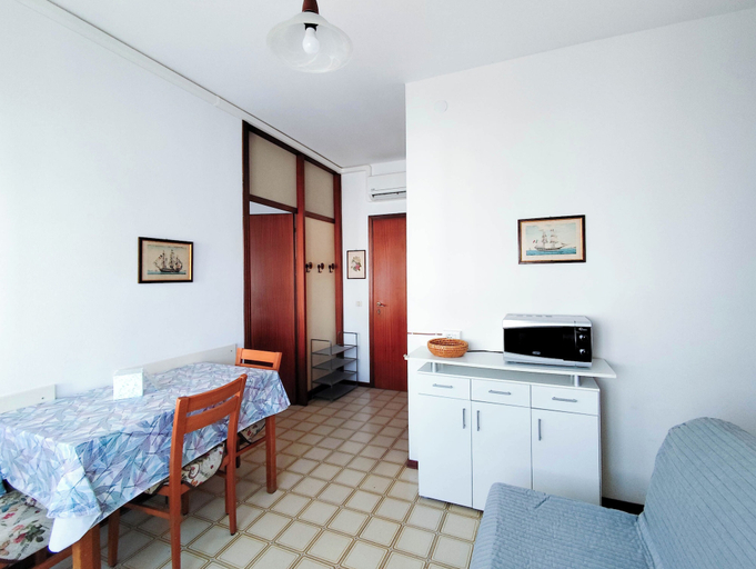 Interior 4, Comfy Flat With Pool and Balcony, Venezia