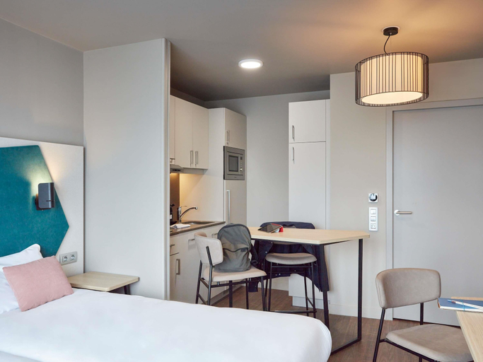 Bedroom 2, Aparthotel Adagio Paris Suresnes Longchamp, Hauts-de-Seine