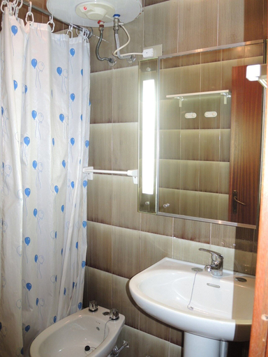 Bathroom, Warm Two-room Flat With Balcony Near the Beach, Venezia